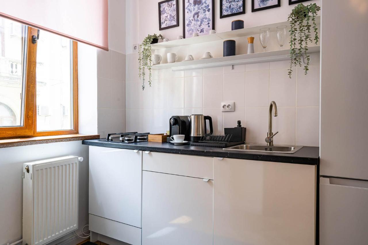 Apartamento 2Br Blue Cloud In The Centre Bucarest Exterior foto