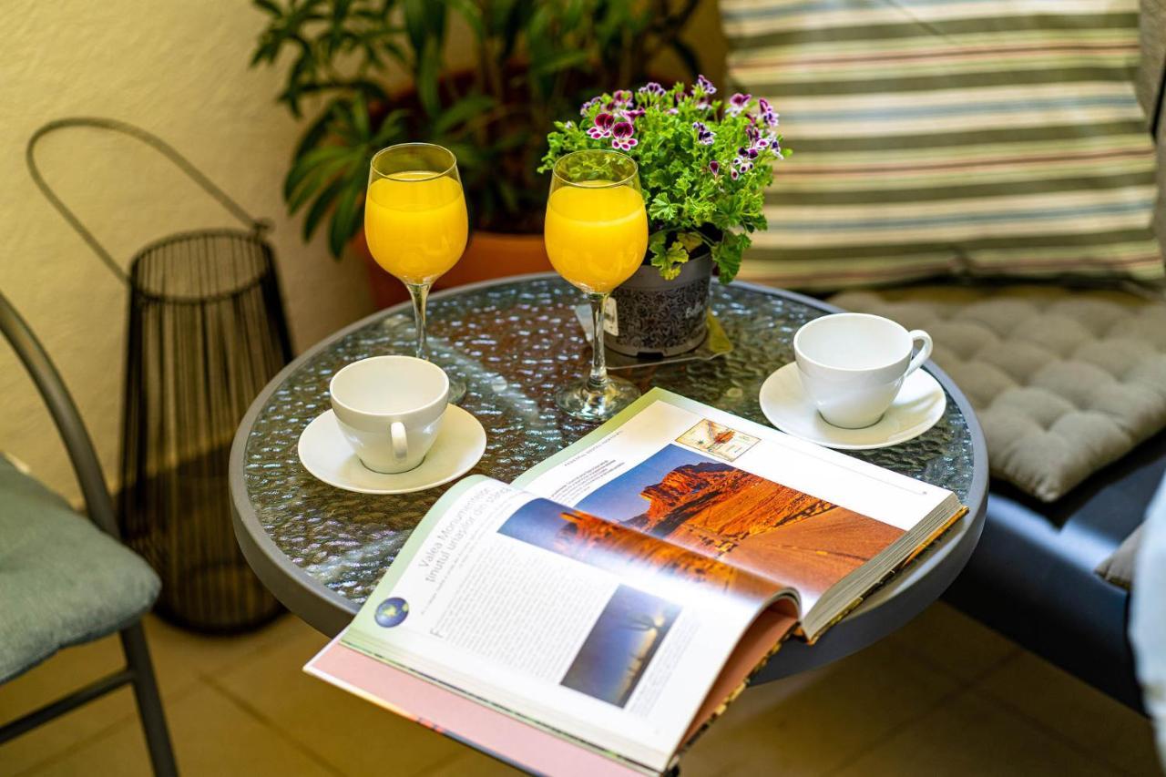 Apartamento 2Br Blue Cloud In The Centre Bucarest Exterior foto
