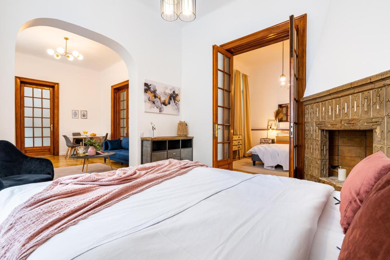Apartamento 2Br Blue Cloud In The Centre Bucarest Exterior foto