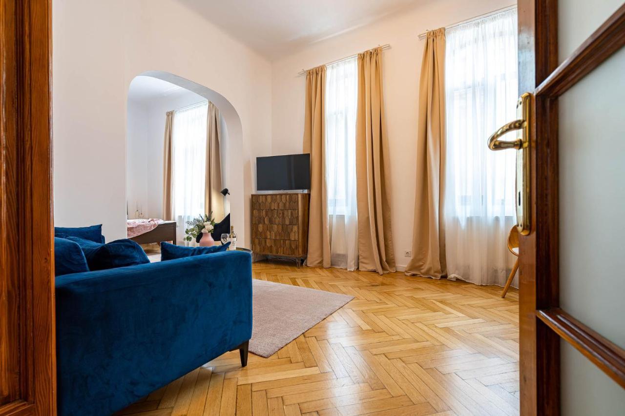 Apartamento 2Br Blue Cloud In The Centre Bucarest Exterior foto
